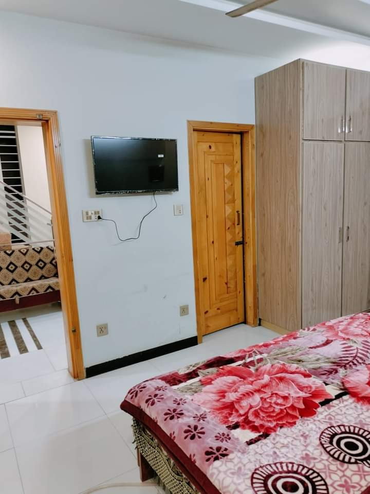FULLY FURNISHED UPPER FLOOR AVAILABLE FOR RENT IN G-13 ISLAMABAD